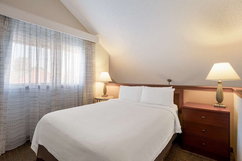 Фото SenS Suites Livermore, SureStay Collection by Best Western