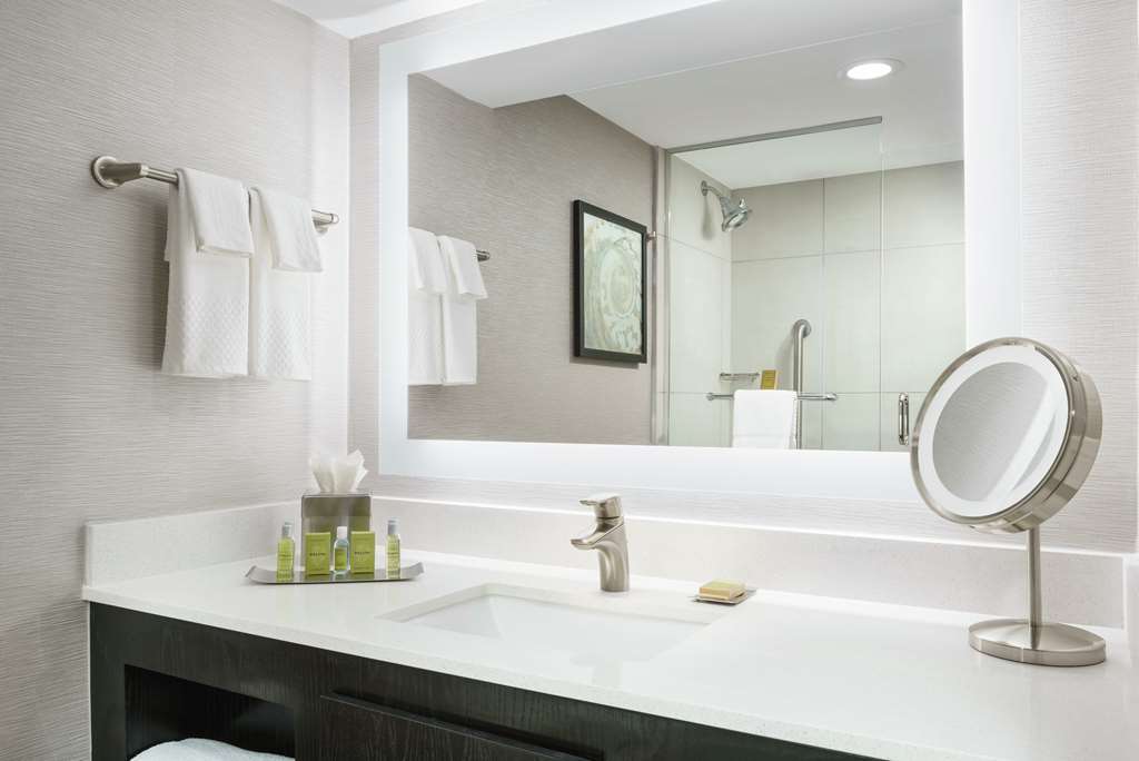 Фото DoubleTree by Hilton Orlando Airport