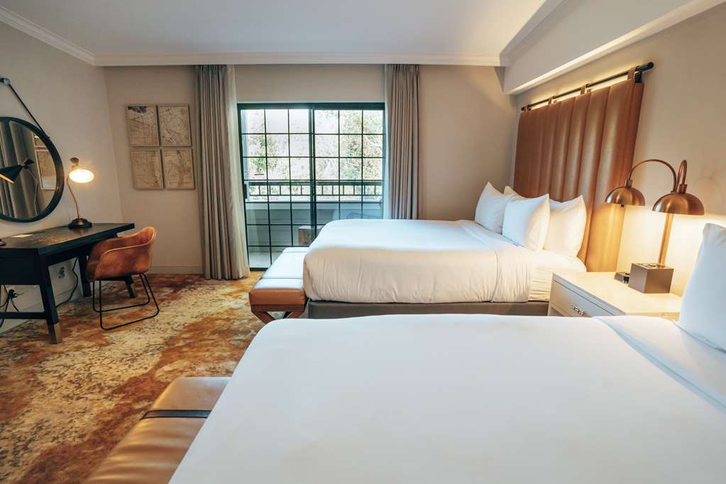 Фото The Inn at Saratoga, Tapestry Collection by Hilton