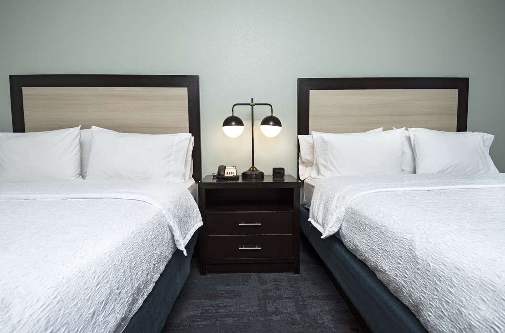 Фото Hampton Inn & Suites Raleigh Downtown