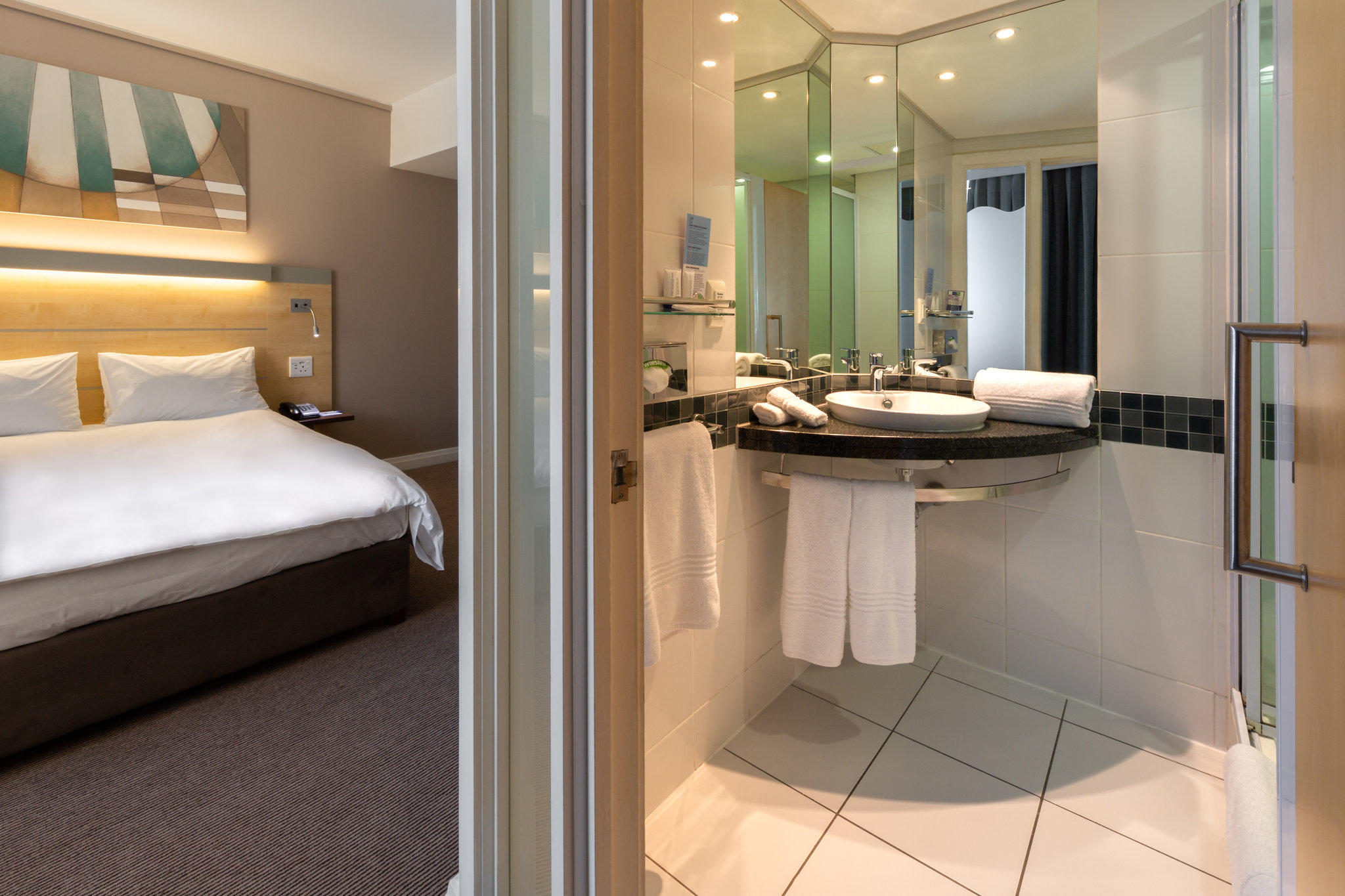 Фото Holiday Inn Express Cape Town City Centre
