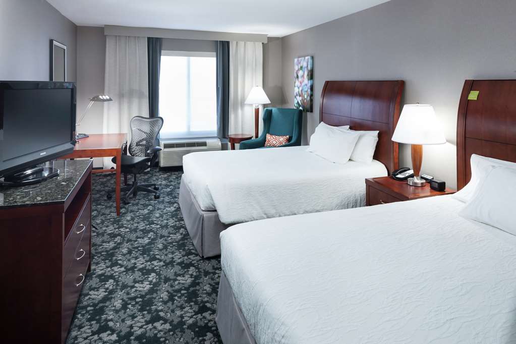 Фото Hilton Garden Inn Naperville/Warrenville