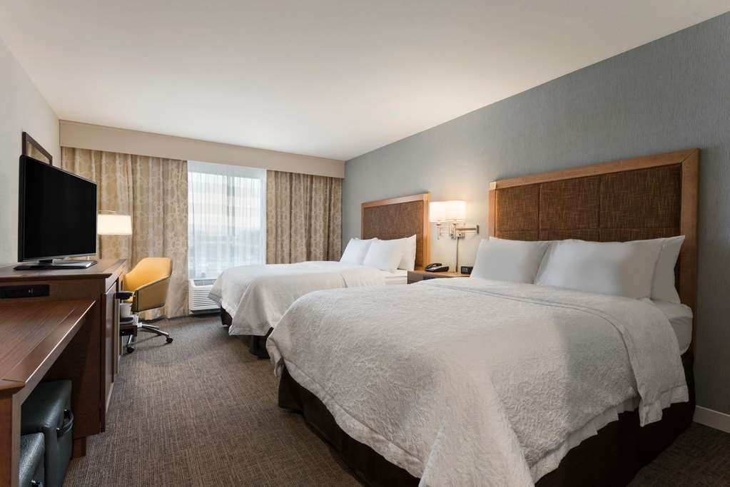 Фото Hampton Inn Lincoln Airport