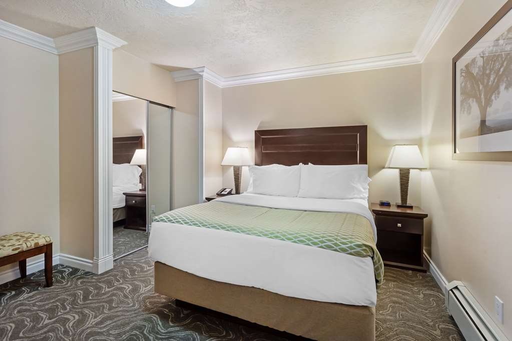 Фото Best Western Plus Mirage Hotel & Resort