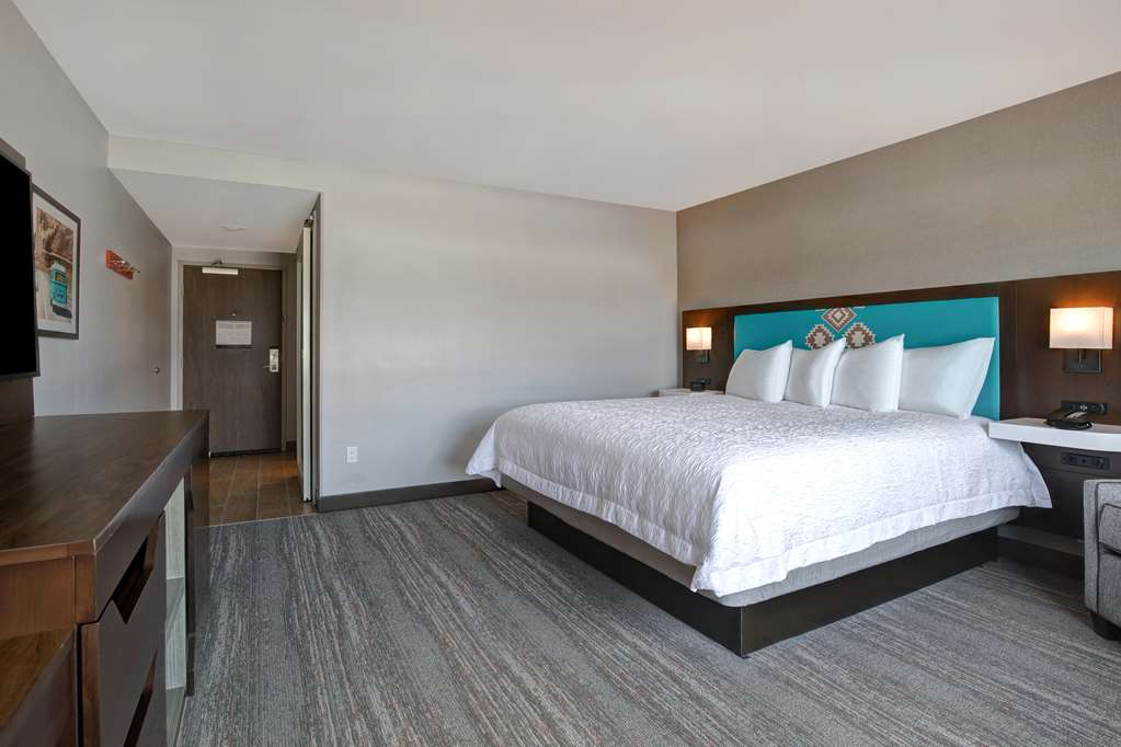 Фото Hampton Inn Santa Fe South