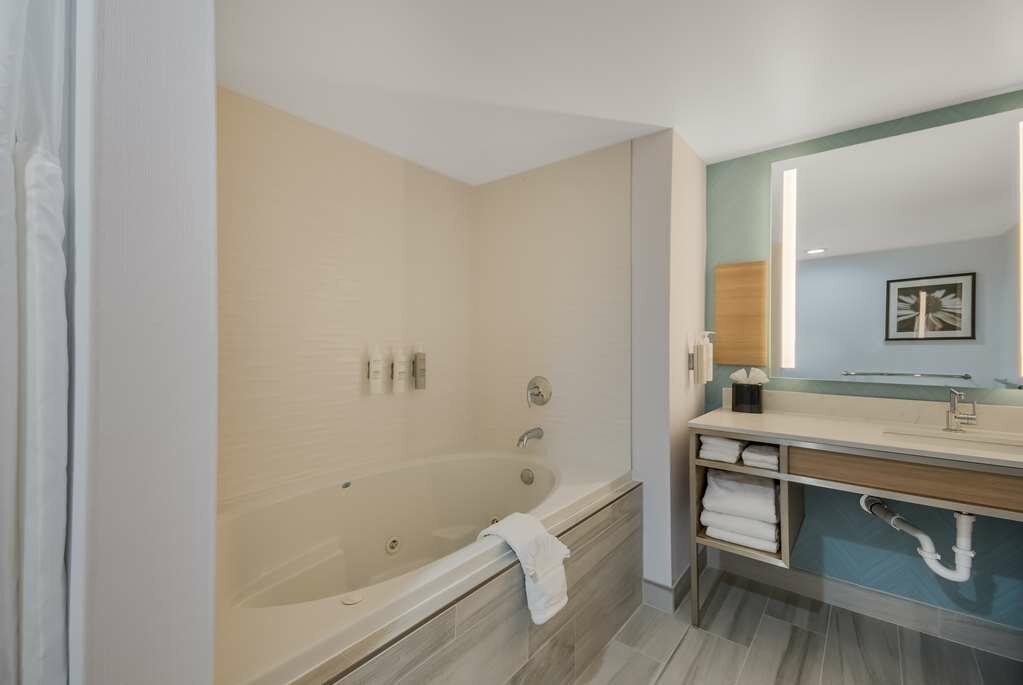 Фото Hilton Garden Inn Oklahoma City Midtown
