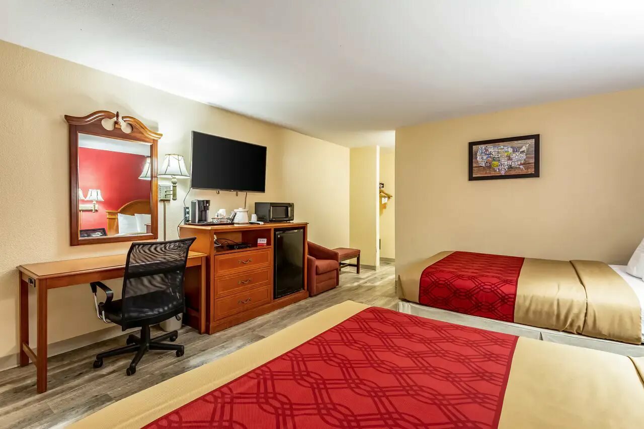 Фото Econo Lodge Inn & Suites Durango