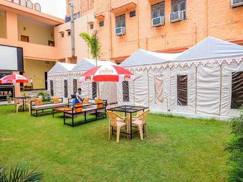Oyo 18825 Hotel Akshey