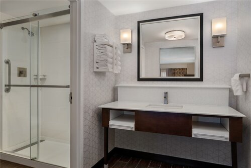 Гостиница Hampton Inn & Suites Rockville Centre в Болдуине