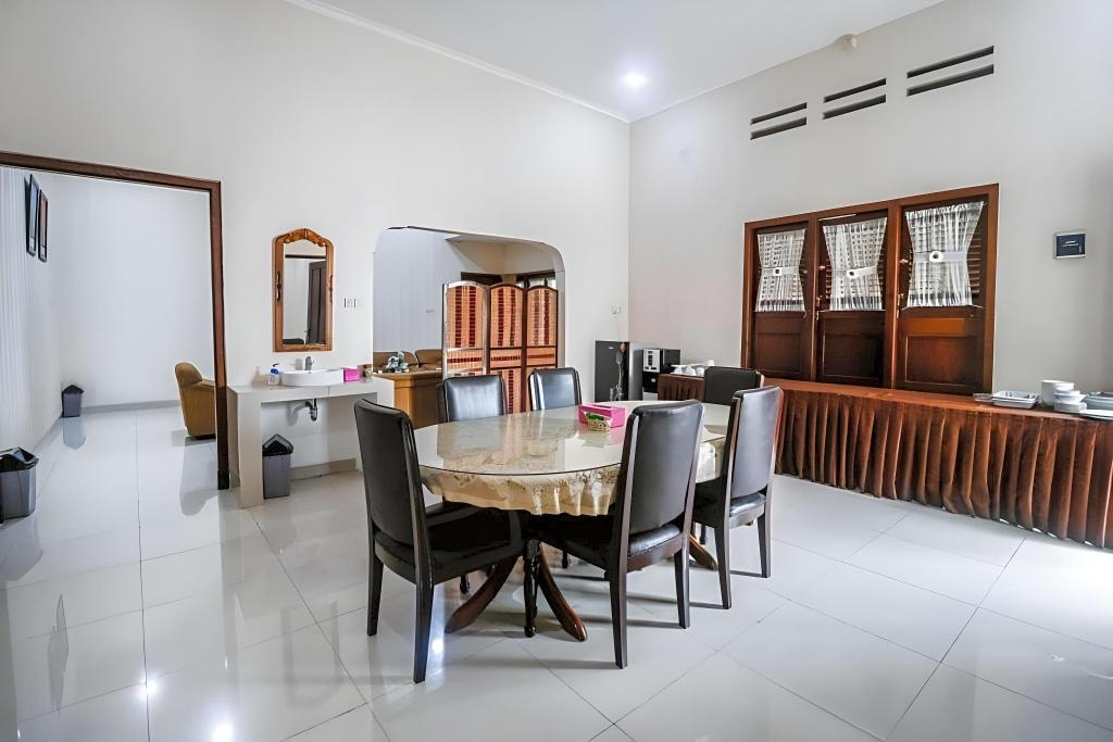 Фото RedDoorz Plus near Rs Pmi Bogor