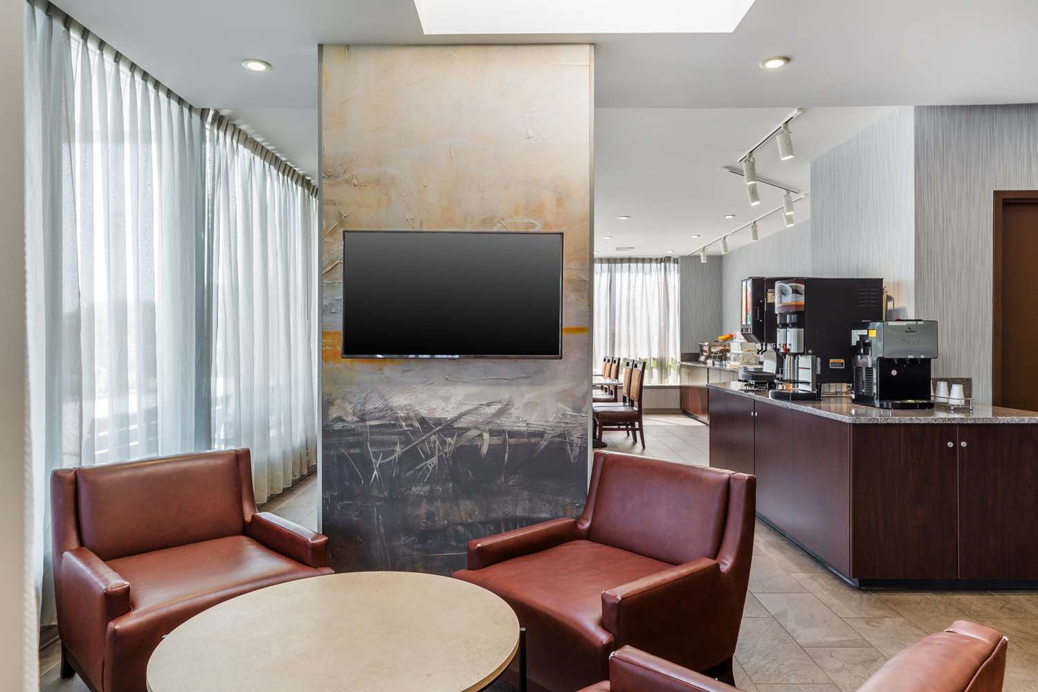 Фото Best Western Braintree Inn