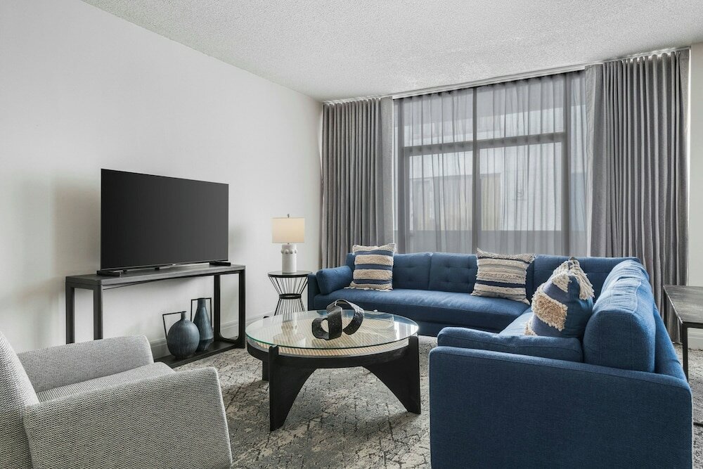 Фото Sheraton Charlotte Hotel