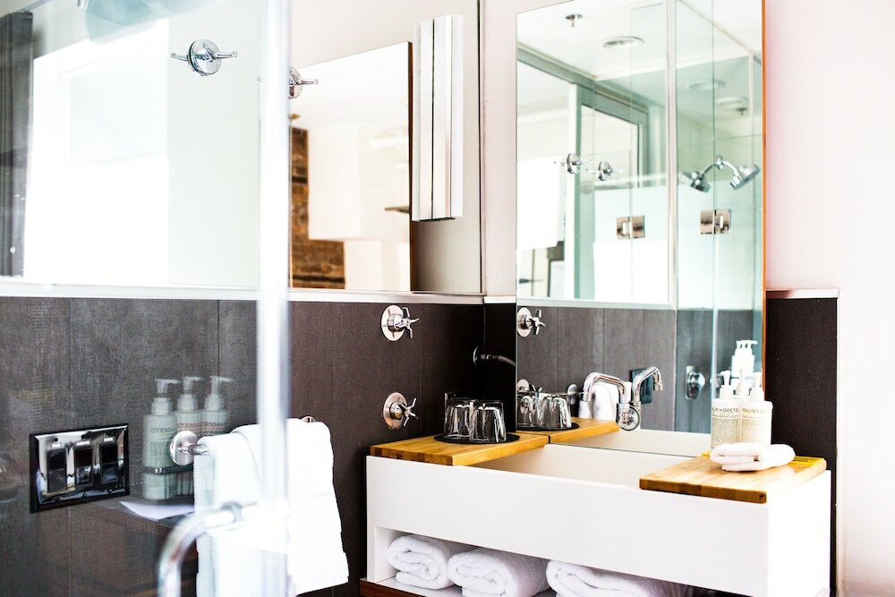 Фото The Drake Hotel