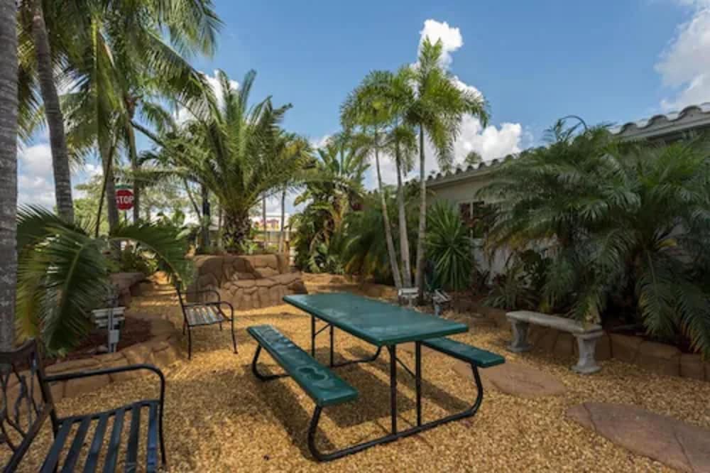 Фото Green Seas Motel