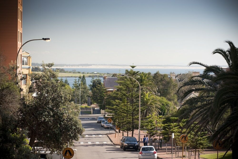 Фото Novotel Newcastle Beach