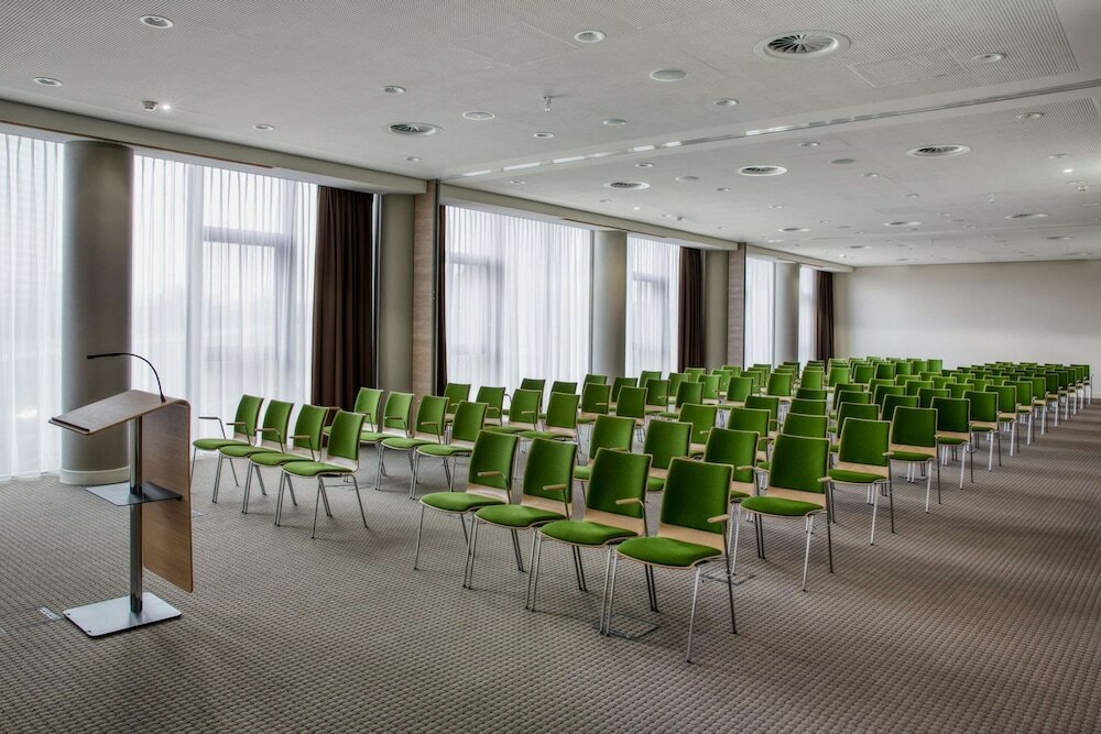 Фото IntercityHotel Amsterdam Schiphol Airport