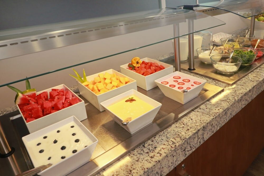 Фото Wyndham Garden Guadalajara Acueducto