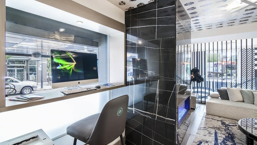 Фото Hotel Belmont Vancouver MGallery