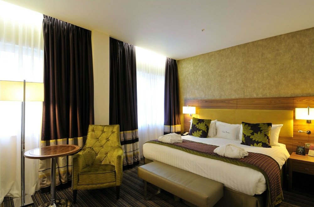 Фото DoubleTree by Hilton London - West End