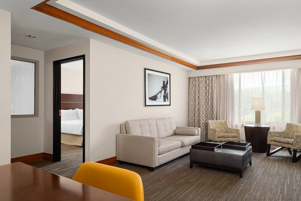 Фото Wyndham Moline on John Deere Commons