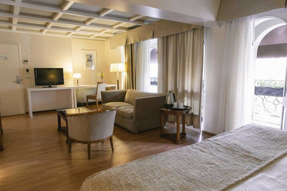 Фото Huentala Hotel