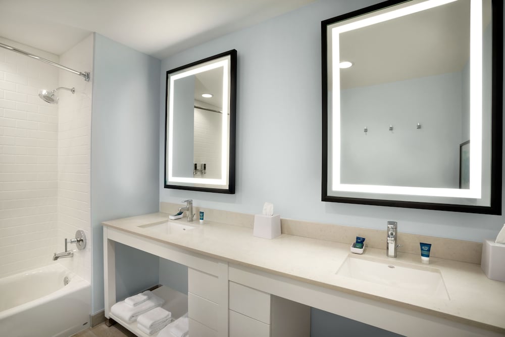 Фото Four Points by Sheraton Miami Airport