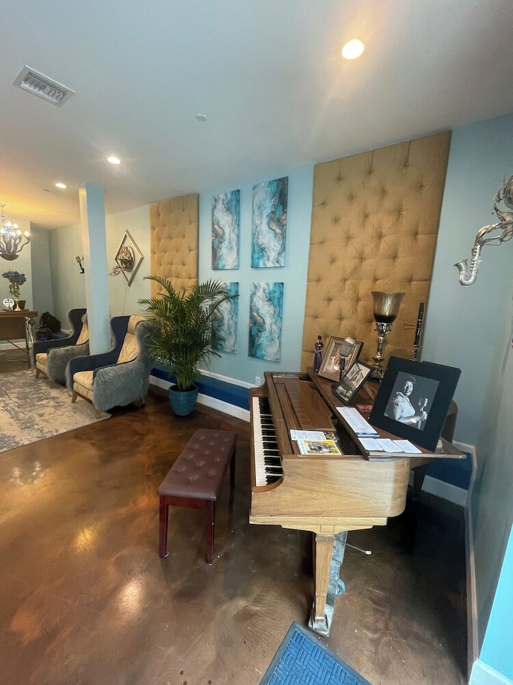 Фото Dunns Josephine Hotel