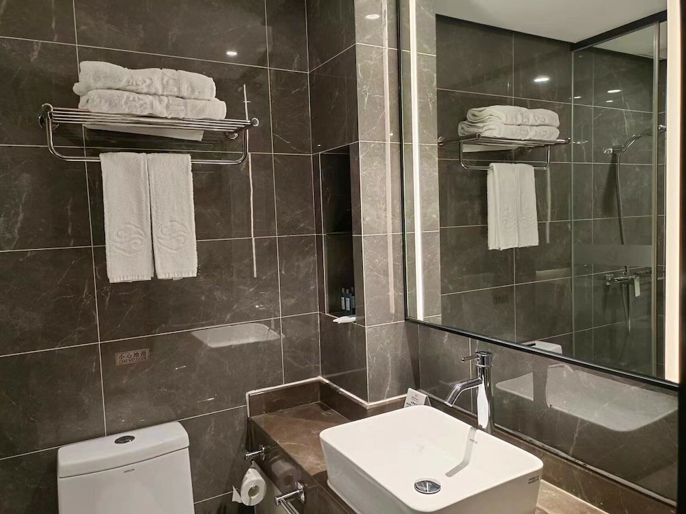 Фото Baiyun City Hotel (Guangzhou Railway Station Subway Branch)