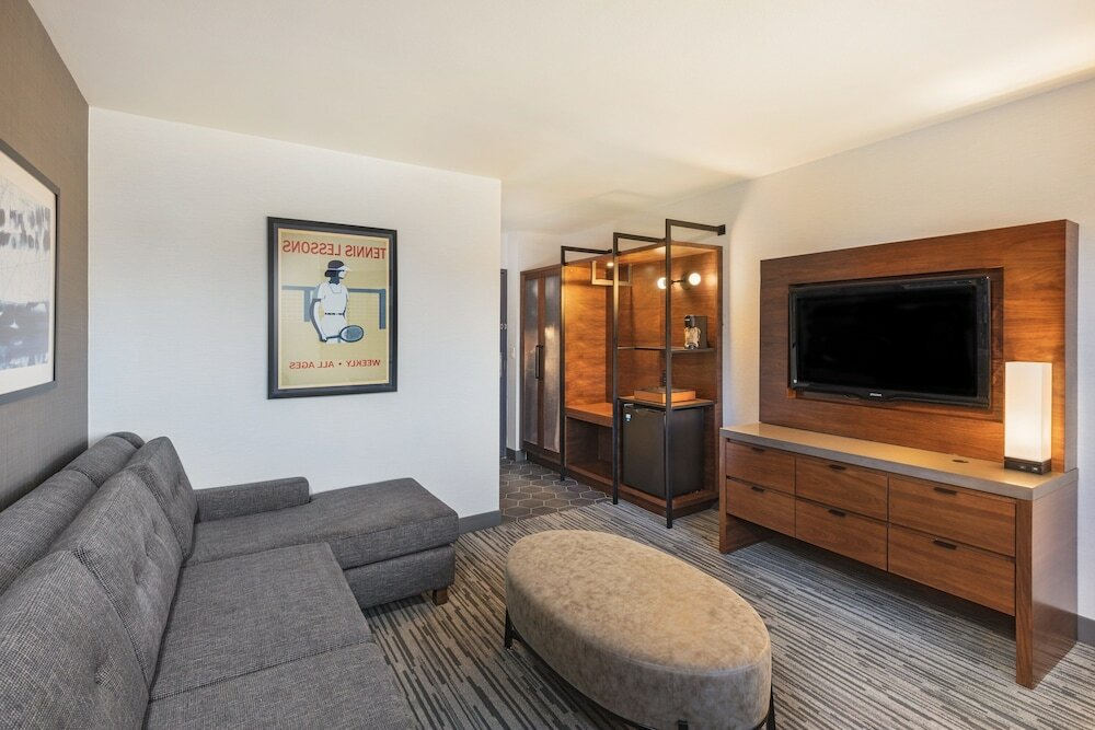 Фото Four Points by Sheraton Los Angeles Westside