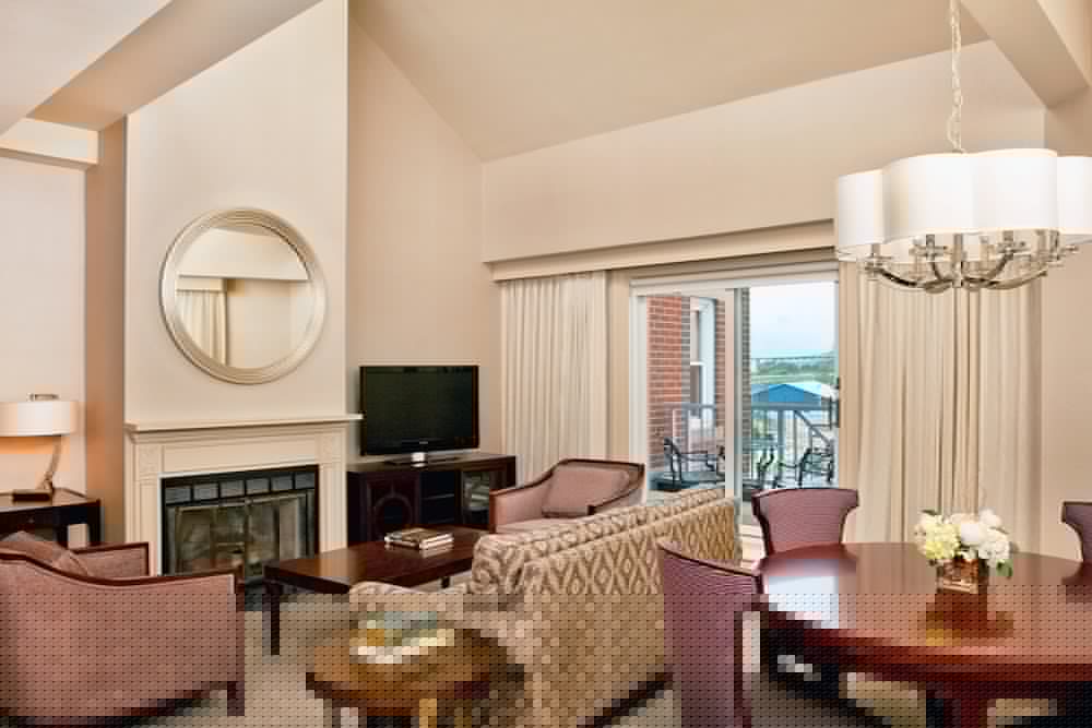 Фото Sheraton Portsmouth Harborside Hotel