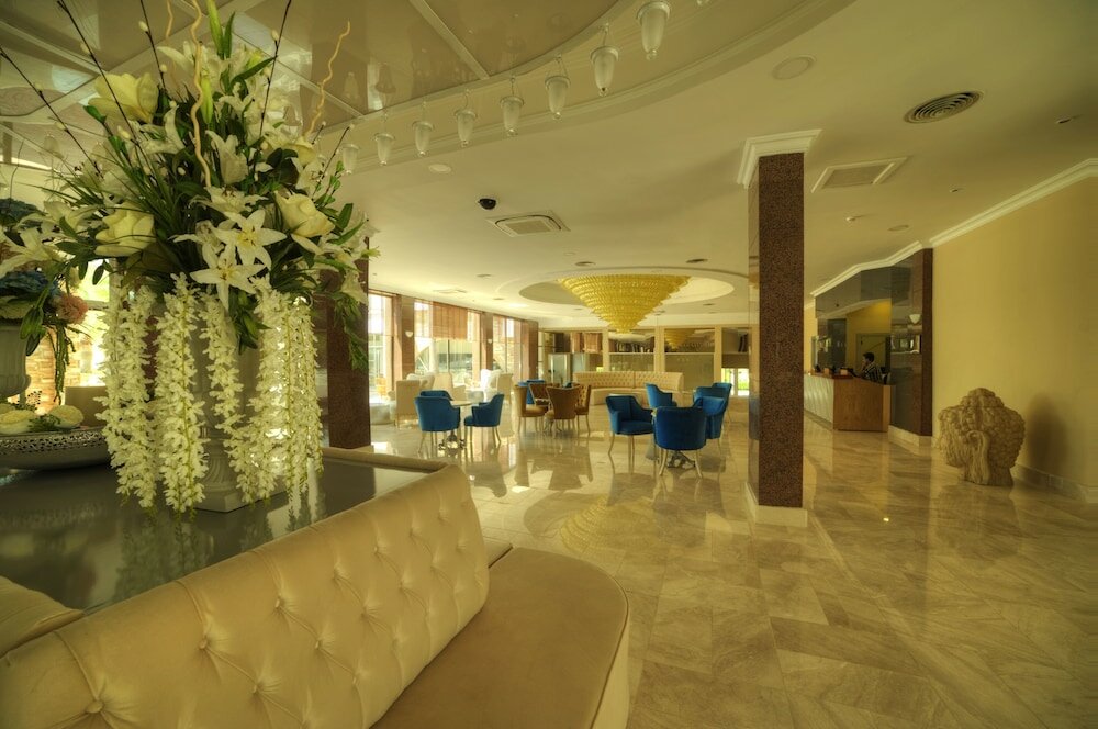 Фото Jasmine Court Hotel & Casino