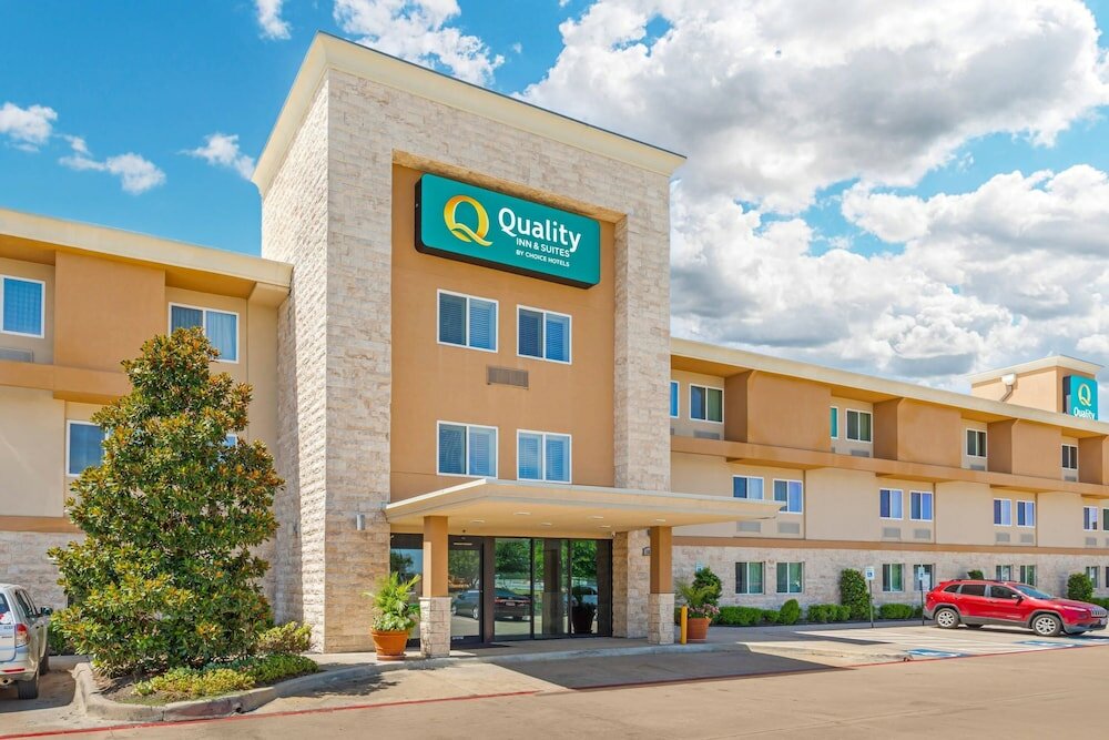 Фото Quality Inn & Suites Plano East - Richardson