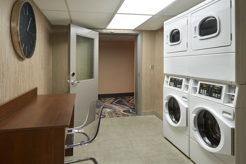 Фото Four Points by Sheraton Vaughan