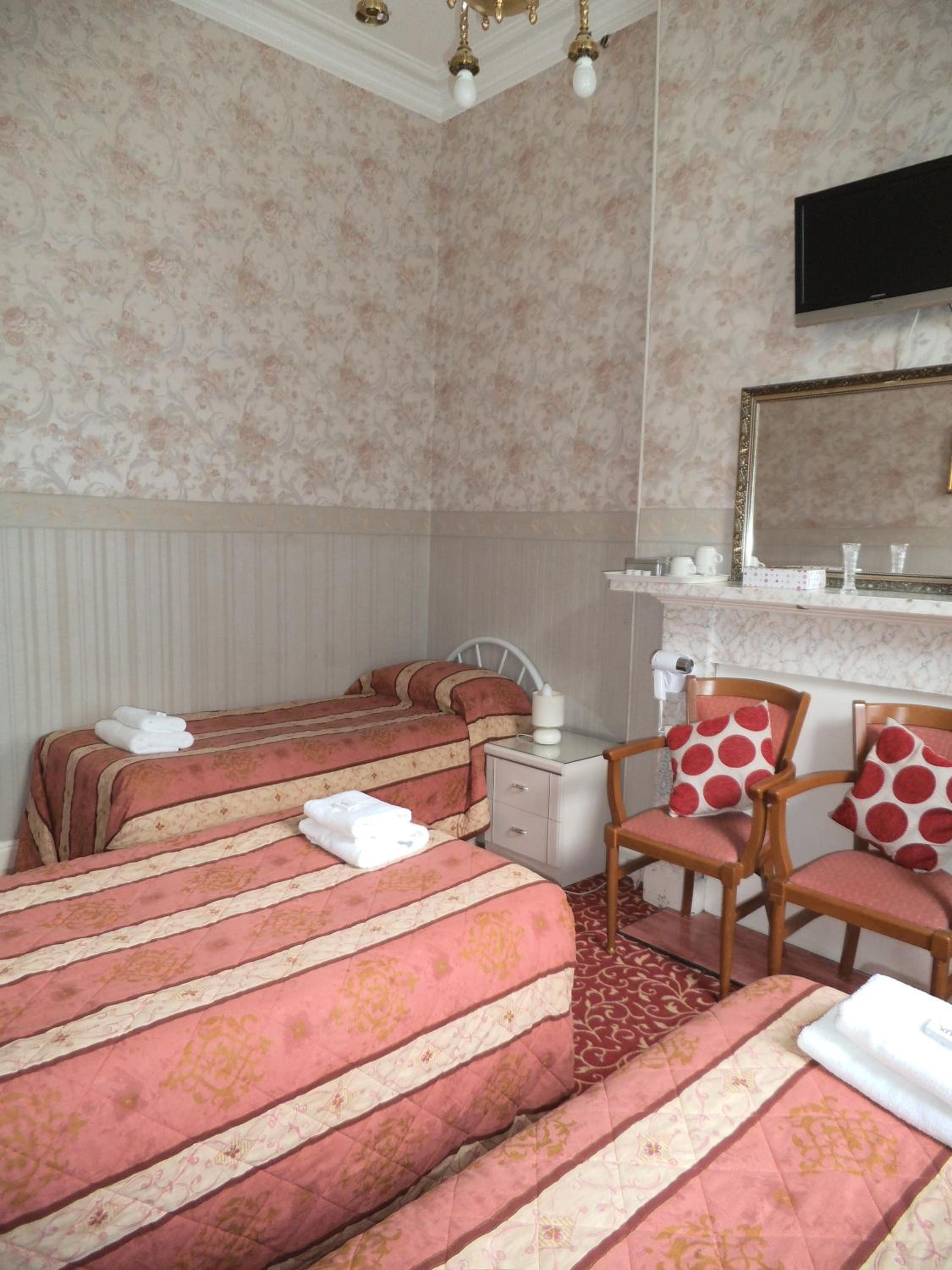 Фото Menzies Guest House