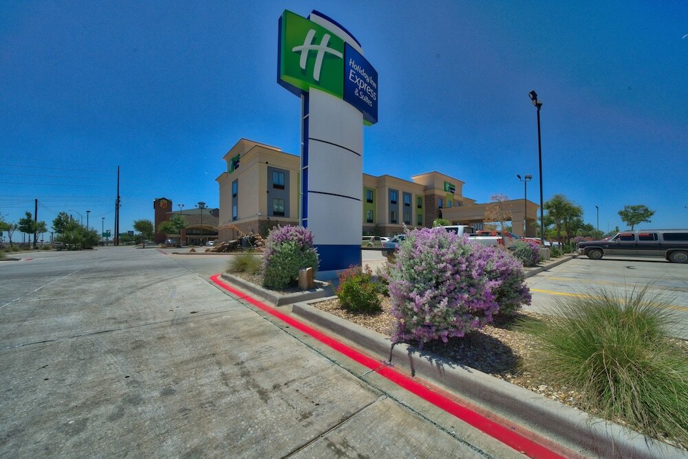 Фото Holiday Inn Express Hotel & Suites Lubbock South, an Ihg Hotel