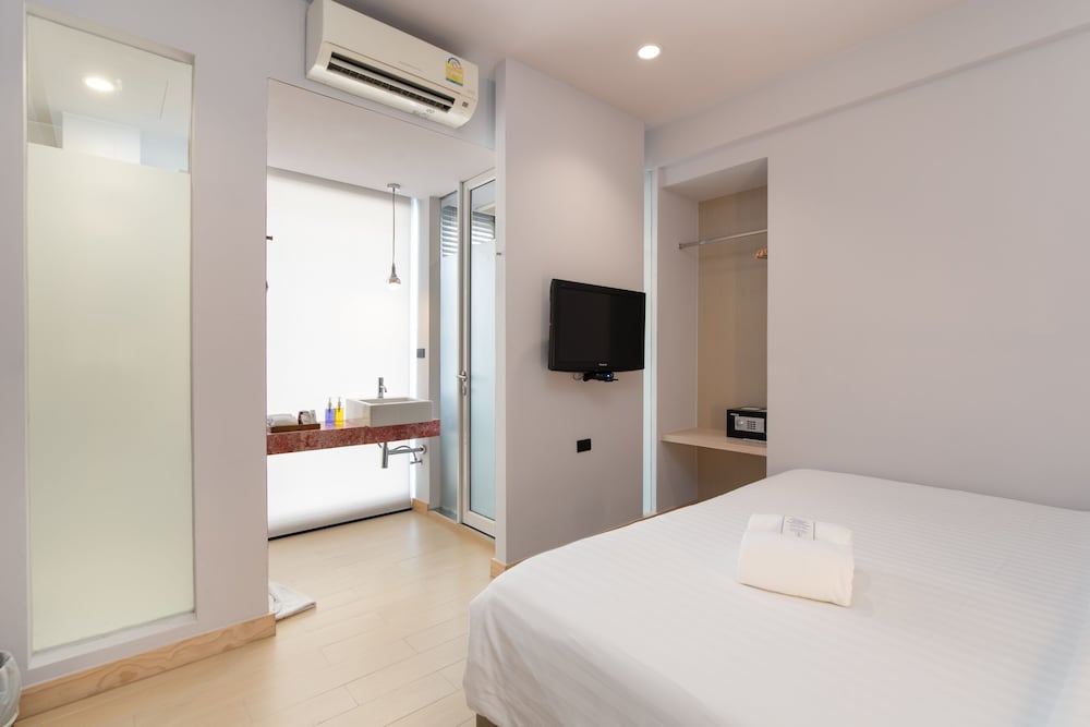 Фото Metz Pratunam Hotel