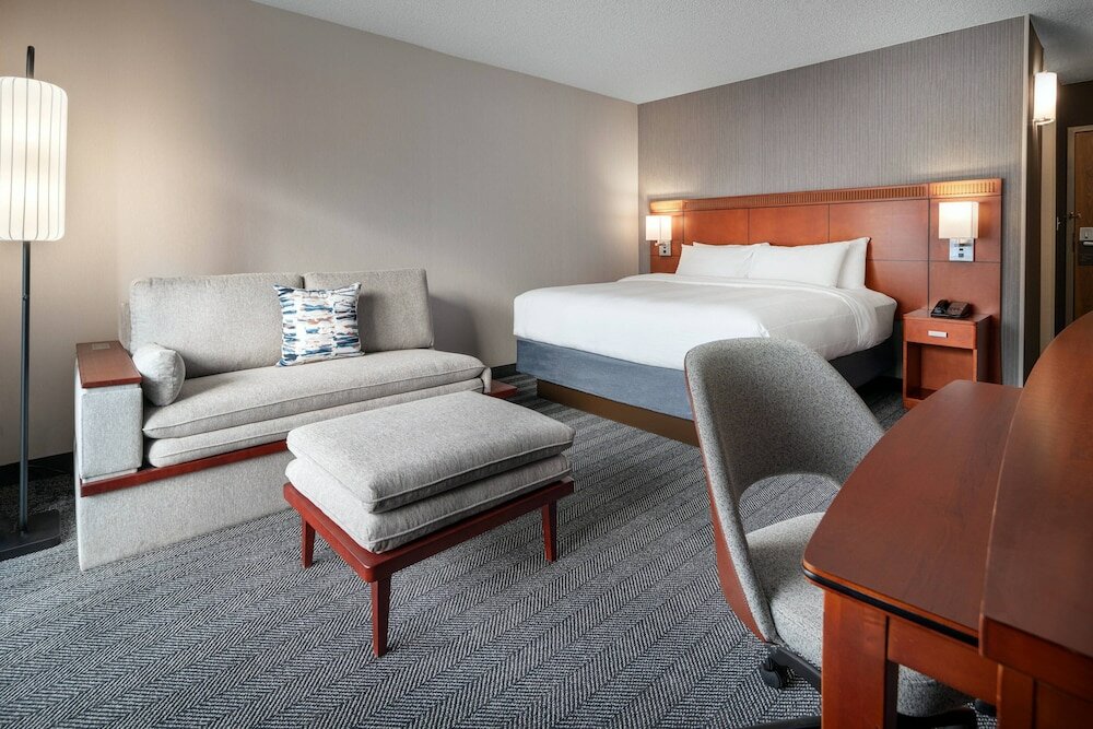 Фото Courtyard by Marriott Seattle Southcenter