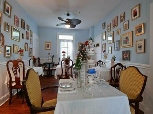 Гостиница The Londoner Bed & Breakfast в Брадентоне