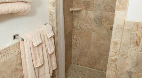 Гостиница Knotty Pine Motel в Беннингтоне