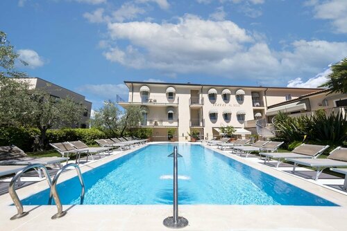 Гостиница Hotel al Sole Bardolino в Бардолине