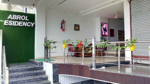 Гостиница Abrol residency в Джамму и Кашмире