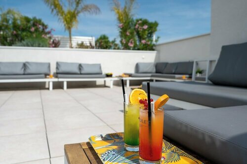 Гостиница Nemea Appart Hotel Riviera Nice Aéroport во Франции