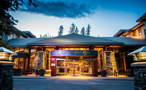 Гостиница Fox Apartments - Banff - 1 & 2 Bedrooms в Банффе