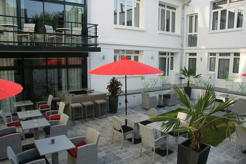 Гостиница Le Cesar Hotel в Провене