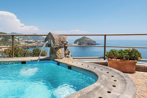 Гостиница Punta Chiarito Resort в Кампании