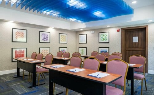 Гостиница Holiday Inn Express & Suites Lake Forest, an Ihg Hotel в Лейк Форест