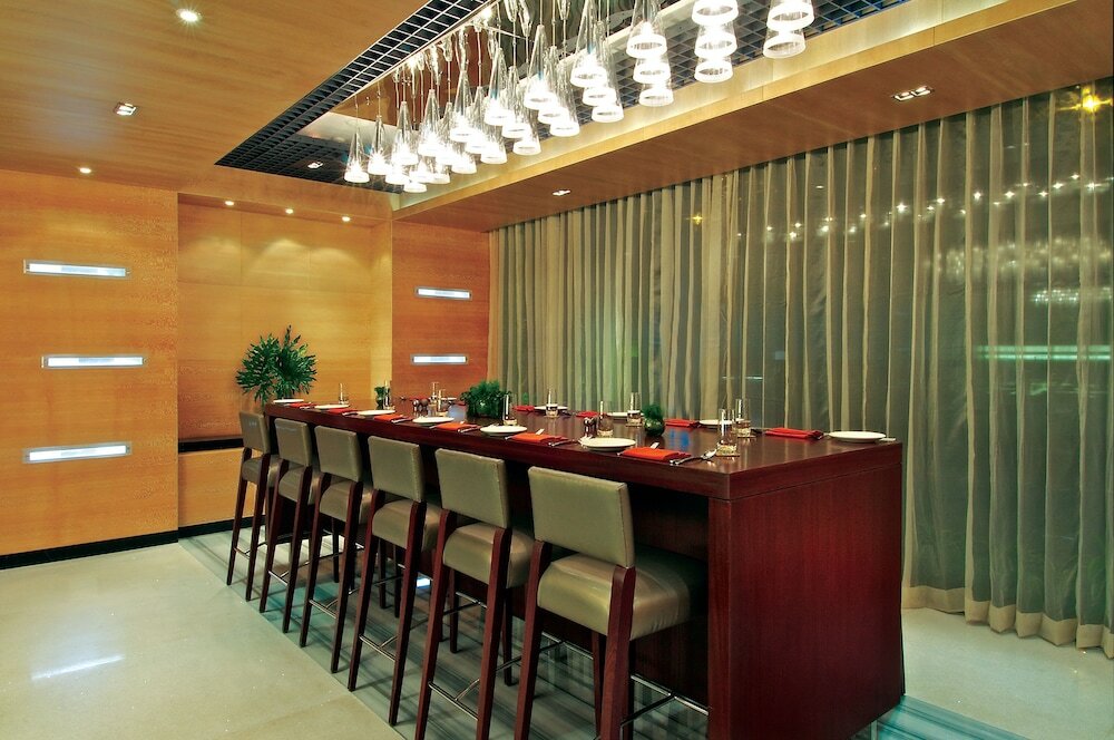 Фото Vivanta Hyderabad, Begumpet