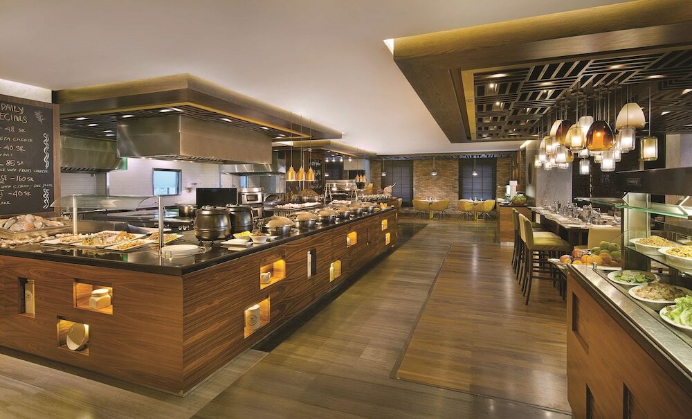 Фото DoubleTree by Hilton Riyadh - Al Muroj Business Gate