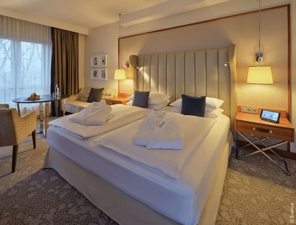 Фото Dorint Hotel Bonn