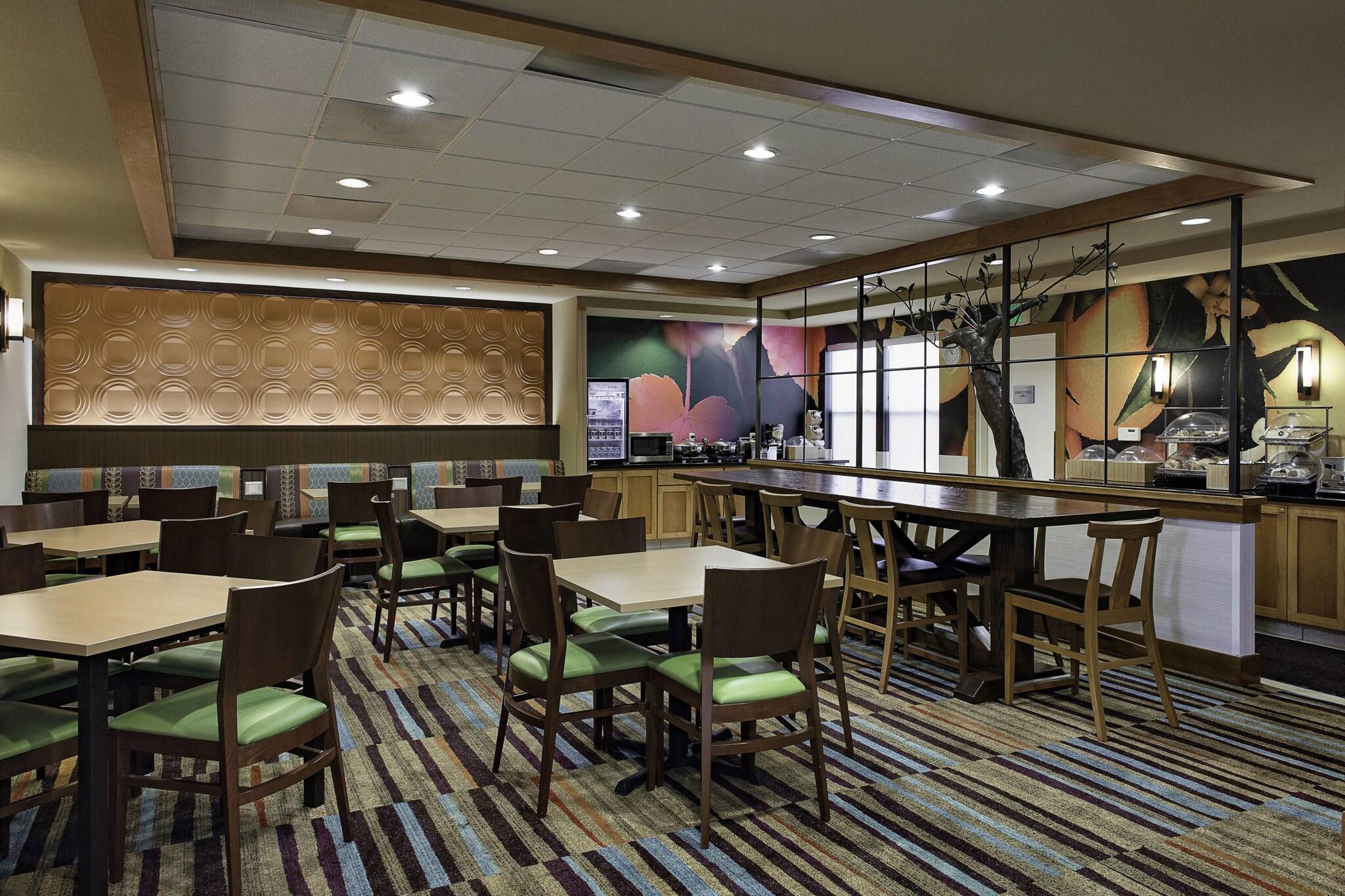 Фото Fairfield Inn & Suites Santa Rosa Sebastopol